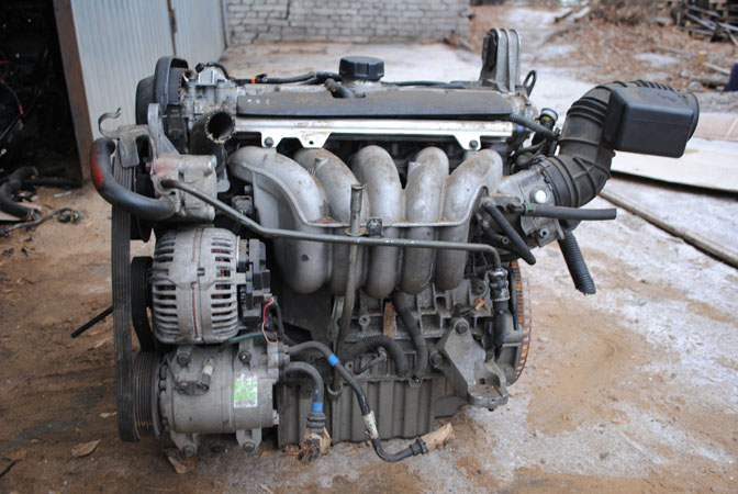 Двигатель Вольво B5254T2